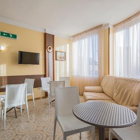 Hotel Rosy Battipaglia Esterno foto