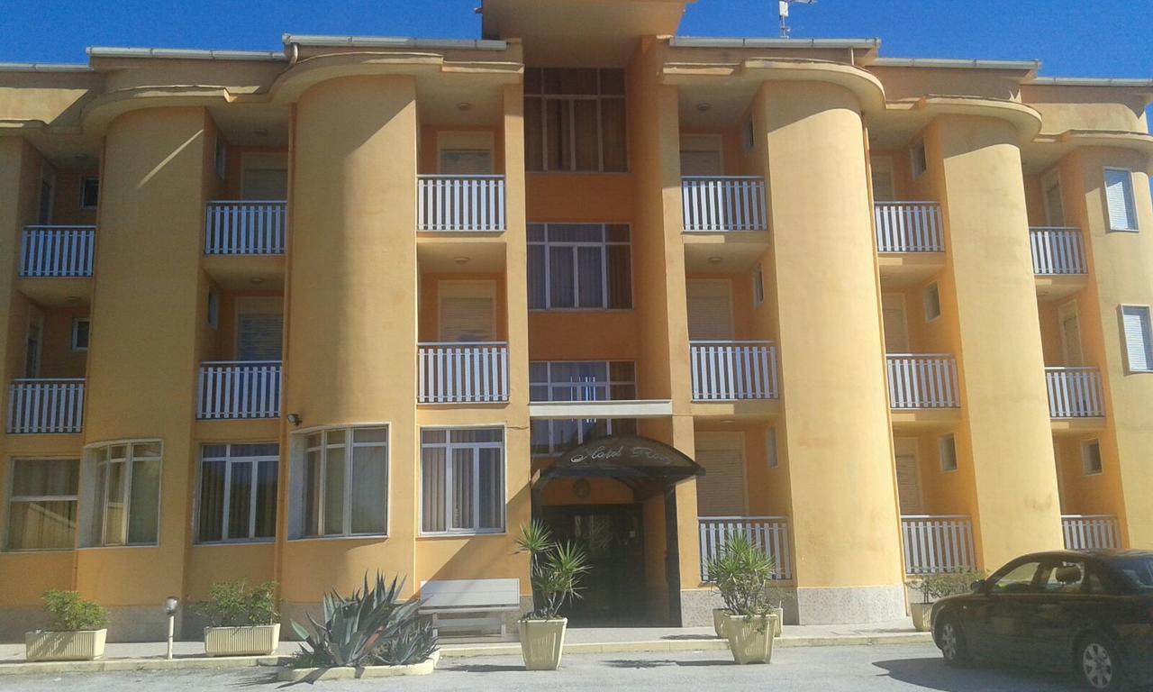 Hotel Rosy Battipaglia Esterno foto